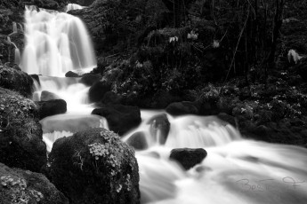 Cascade du Moulin d'Aval en n&b